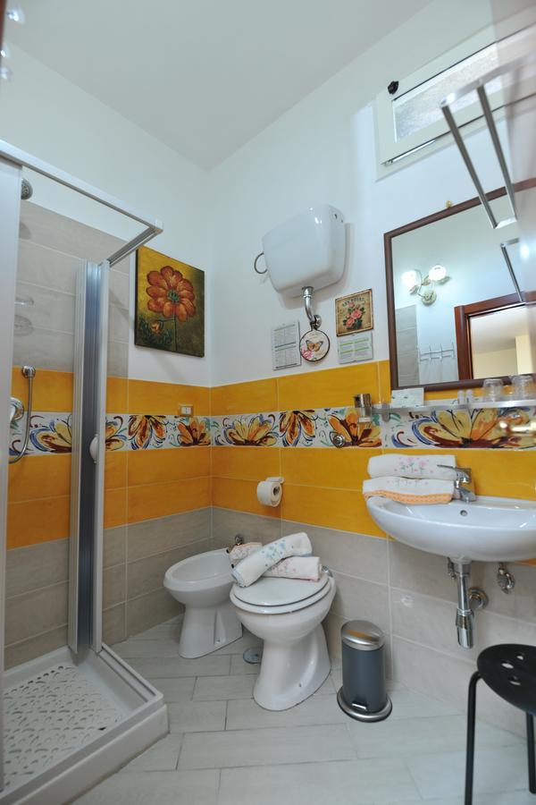B&B Le Cycas Castellammare di Stabia Exterior foto