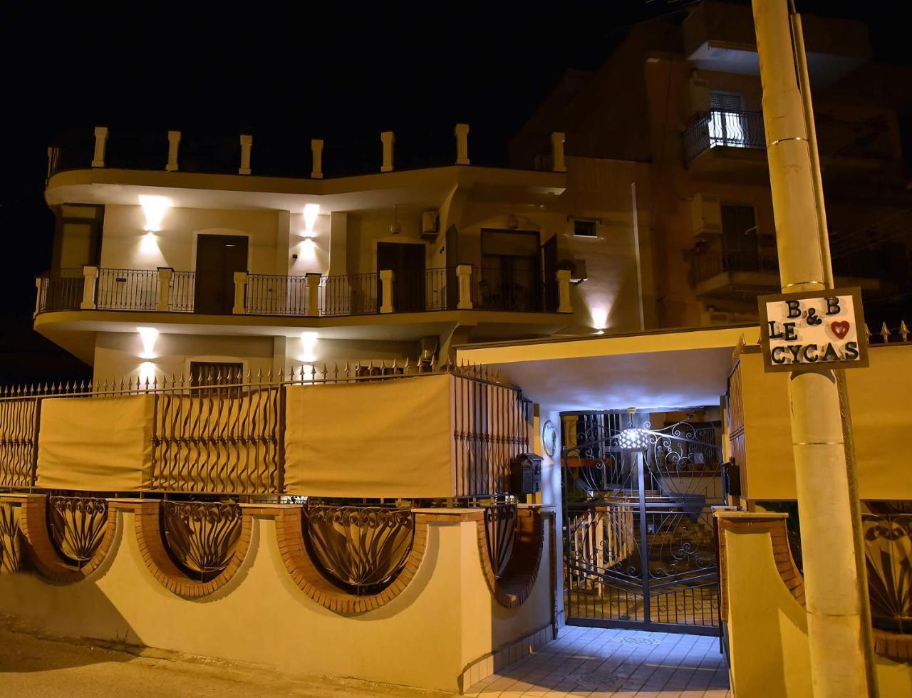 B&B Le Cycas Castellammare di Stabia Exterior foto