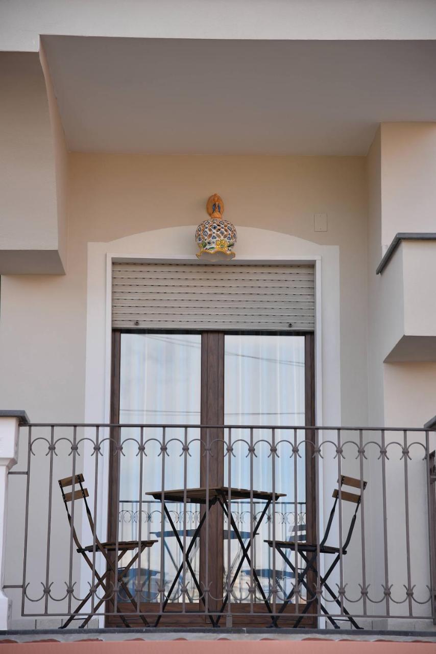 B&B Le Cycas Castellammare di Stabia Exterior foto