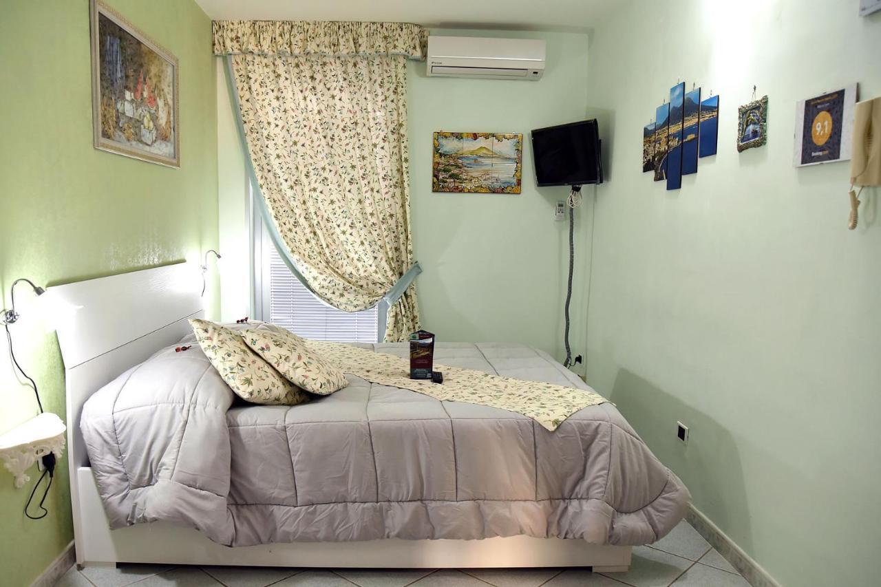 B&B Le Cycas Castellammare di Stabia Exterior foto
